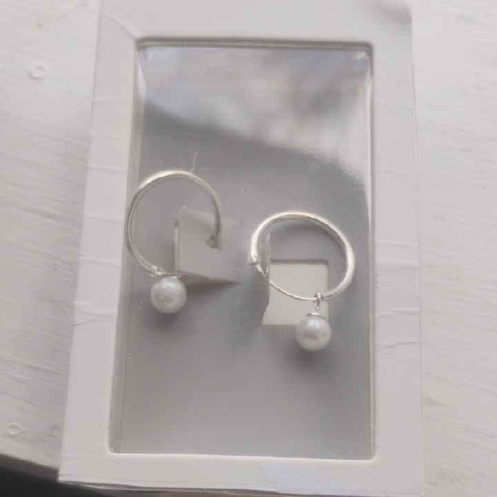 Elegant Silver Hoop Earrings With Pearl Accent